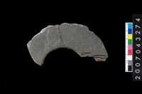 藏品(石環製作材料-旋截圓環粗胚殘件)的圖片