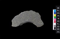 藏品(石環製作材料-旋截圓環粗胚殘件)的圖片