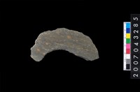 藏品(石環製作材料-旋截圓環粗胚殘件)的圖片