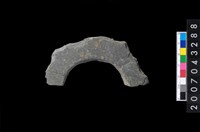 藏品(石環製作材料-旋截圓環粗胚殘件)的圖片