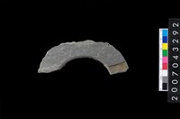 藏品(石環製作材料-旋截圓環粗胚殘件)的圖片