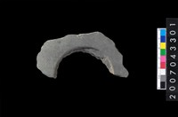 藏品(石環製作材料-旋截圓環粗胚殘件)的圖片