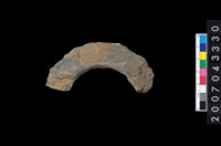 藏品(石環製作材料-旋截圓環粗胚殘件)的圖片