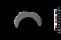 藏品(石環製作材料-旋截圓環粗胚殘件)的圖片