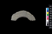 藏品(石環製作材料-旋截圓環粗胚殘件)的圖片