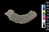 藏品(石環製作材料-旋截圓環粗胚殘件)的圖片