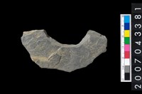 藏品(石環製作材料-旋截圓環粗胚殘件)的圖片