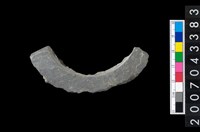 藏品(石環製作材料-旋截圓環粗胚殘件)的圖片