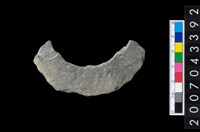 藏品(石環製作材料-旋截圓環粗胚殘件)的圖片