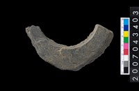 藏品(石環製作材料-旋截圓環粗胚殘件)的圖片