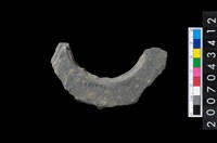 藏品(石環製作材料-旋截圓環粗胚殘件)的圖片