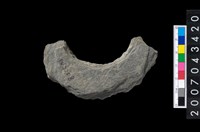 藏品(石環製作材料-旋截圓環粗胚殘件)的圖片