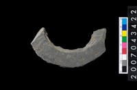 藏品(石環製作材料-旋截圓環粗胚殘件)的圖片