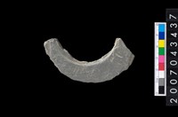 藏品(石環製作材料-旋截圓環粗胚殘件)的圖片