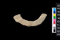 藏品(石環製作材料-旋截圓環粗胚殘件)的圖片