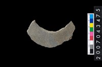 藏品(石環製作材料-旋截圓環粗胚殘件)的圖片