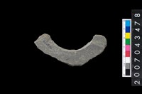 藏品(石環製作材料-旋截圓環粗胚殘件)的圖片