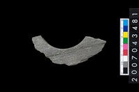 藏品(石環製作材料-旋截圓環粗胚殘件)的圖片