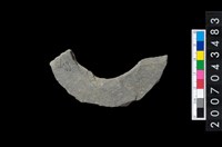 藏品(石環製作材料-旋截圓環粗胚殘件)的圖片