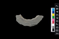 藏品(石環製作材料-旋截圓環粗胚殘件)的圖片