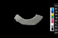 藏品(石環製作材料-旋截圓環粗胚殘件)的圖片