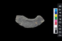 藏品(石環製作材料-旋截圓環粗胚殘件)的圖片