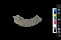 藏品(石環製作材料-旋截圓環粗胚殘件)的圖片