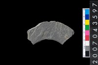 藏品(石環製作材料-旋截圓環粗胚殘件)的圖片