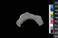 藏品(石環製作材料-旋截圓環粗胚殘件)的圖片