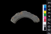 藏品(石環製作材料-旋截圓環粗胚殘件)的圖片