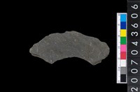 藏品(石環製作材料-旋截圓環粗胚殘件)的圖片