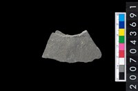 藏品(石環製作材料-旋截圓環粗胚殘件)的圖片