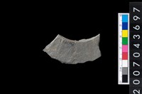 藏品(石環製作材料-旋截圓環粗胚殘件)的圖片