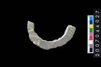 藏品(石環製作材料-旋截圓環粗胚殘件)的圖片