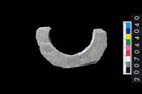 藏品(石環製作材料-旋截圓環粗胚殘件)的圖片