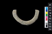 藏品(石環製作材料-帶搓磨痕石環粗胚)的圖片