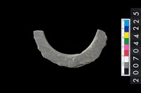 藏品(石環製作材料-帶搓磨痕石環粗胚)的圖片