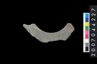 藏品(石環製作材料-帶搓磨痕石環粗胚)的圖片