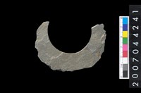 藏品(石環製作材料－帶搓磨痕石環粗胚)的圖片