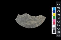 藏品(石環製作材料－帶搓磨痕石環粗胚)的圖片