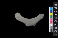 藏品(石環製作材料－帶搓磨痕石環粗胚)的圖片