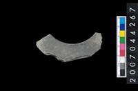 藏品(石環製作材料－帶搓磨痕石環粗胚)的圖片