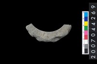 藏品(石環製作材料－帶搓磨痕石環粗胚)的圖片