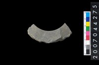 藏品(石環製作材料－帶搓磨痕石環粗胚)的圖片