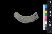 藏品(石環製作材料－帶搓磨痕石環粗胚)的圖片