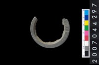 藏品(石環製作材料－帶搓磨痕石環粗胚)的圖片