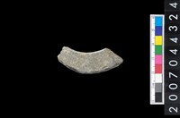 藏品(石環製作材料-帶搓磨痕石環粗胚)的圖片