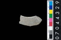 藏品(石環製作材料-帶搓磨痕石環粗胚)的圖片