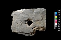 藏品(帶穿板岩片)的圖片