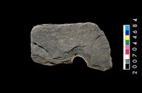 藏品(帶穿板岩片)的圖片